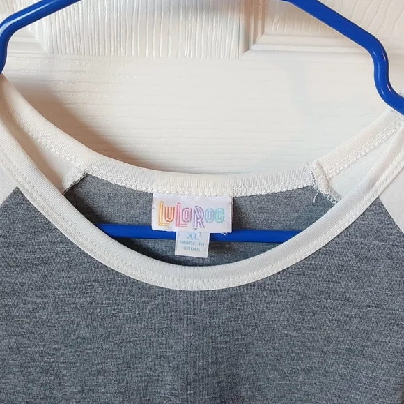 LulaRoe Randy Tee - Picture 3 of 3